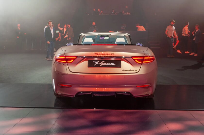 Maserati представила электрический кабриолет GranCabrio Folgore: с быстрой зарядкой и очень дорогим салоном